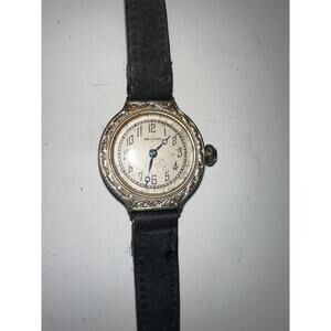 VINTAGE 30's 40's WALTHAM BEAUTIFULLY ENGRAVED LADIES' WATCH